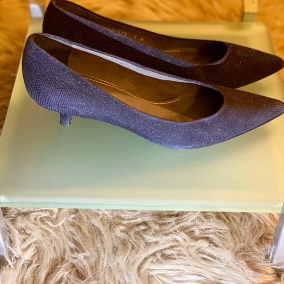 Stuart Weitzman Suede Pointed-Toe Kitten Heel Pump - Picture 6 of 8